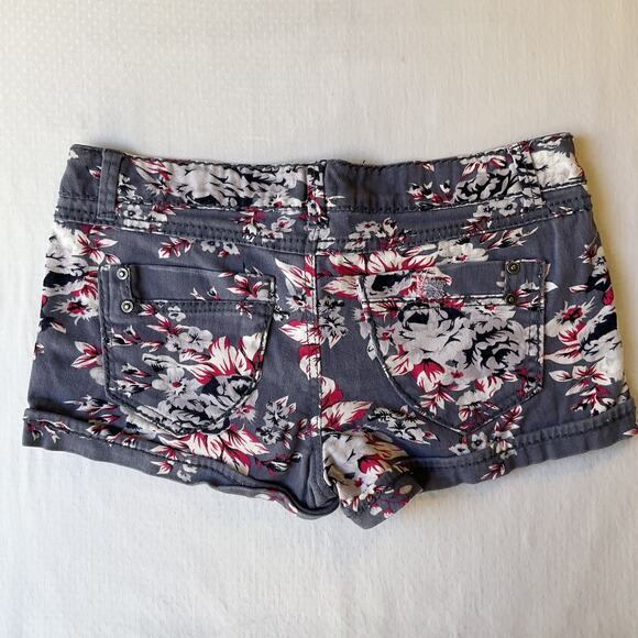 Vanilla Star Women Shorts Size 9 Blue Embroidery Floral Twill 1.5” Inseam - Picture 10 of 10